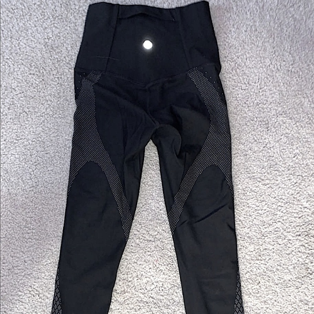Black lulu lemon leggings! With reflective dots!